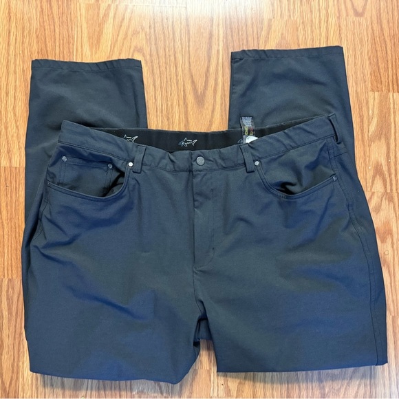 GREG NORMAN Men’s Black Golf Pants. Zip Up Snap & Button. 5 Pocket . Size 40/29 - Picture 1 of 5